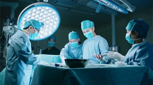 眼皮跳是左眼跳财还是右眼跳灾,左眼跳财右眼跳灾左右眼皮一起跳