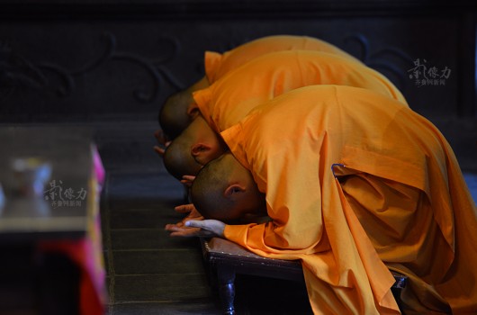 卖给和尚梳子的营销的设计方案,和尚卖梳子的故事