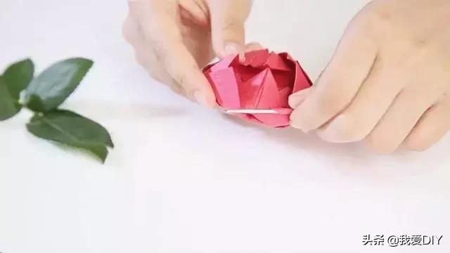 好看好折的玫瑰花,花店手工玫瑰折法