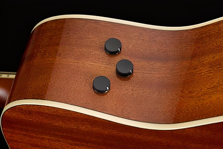 don吉他和雅马哈吉他哪个好,雅马哈可以自弹的钢琴