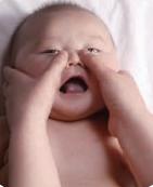 怎样的按摩手法能缓解宝宝鼻塞,婴儿鼻塞不通气小妙招抚触