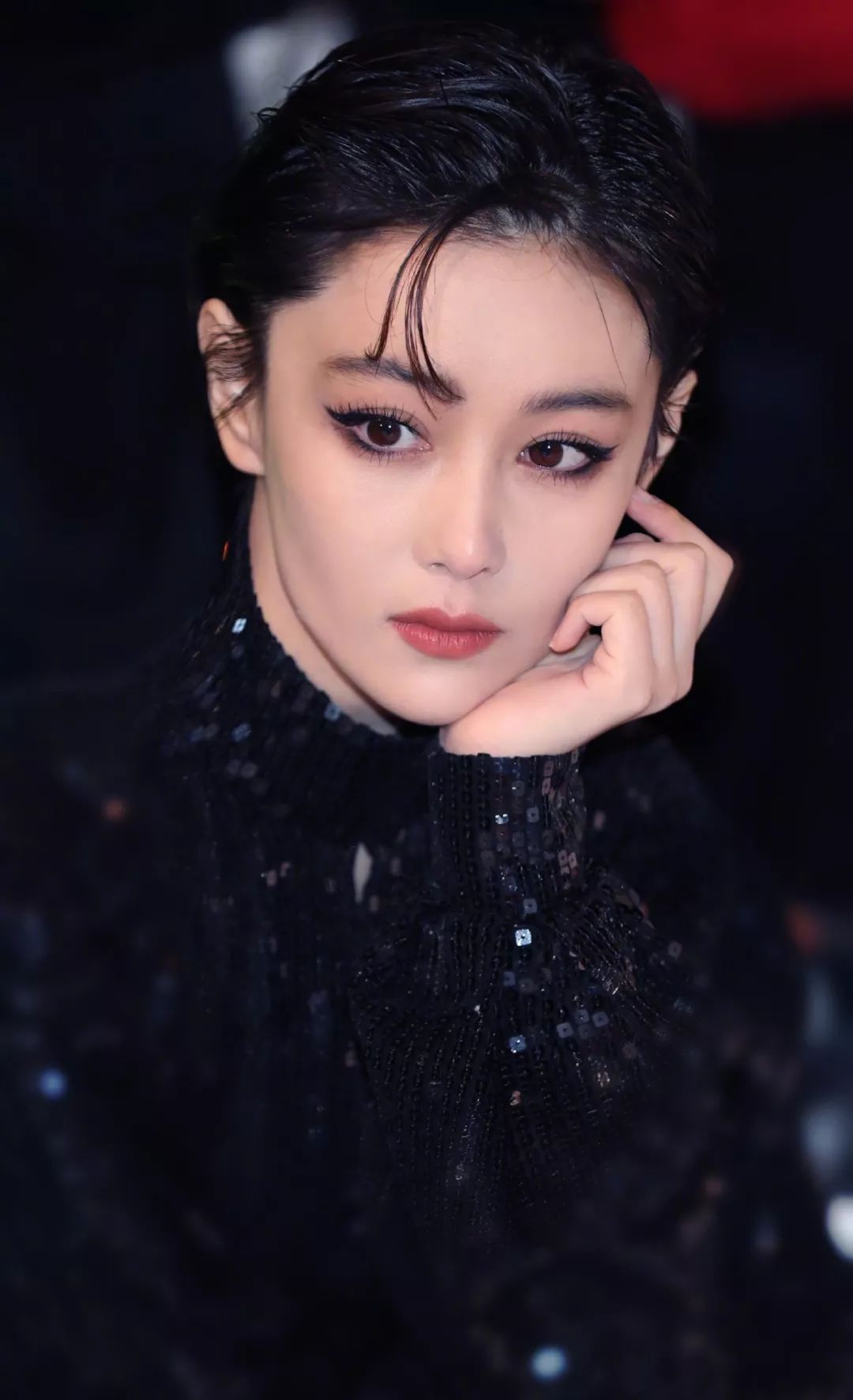 她是李晨前女友，绯闻缠身被骂“心机女”，嫁人生子后成女神