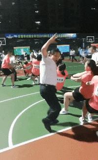 “哎……我怎么有点晕啊?”哈哈哈哈哈让人笑岔气的45个搞笑动图