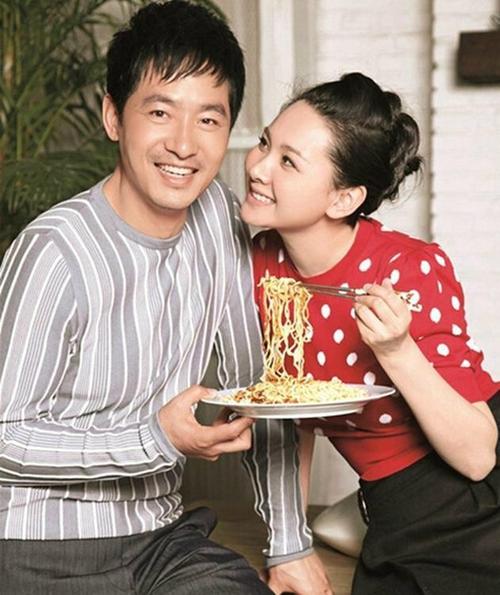 程莉莎说郭晓冬穿军装,郭晓冬老婆程莉莎衣服