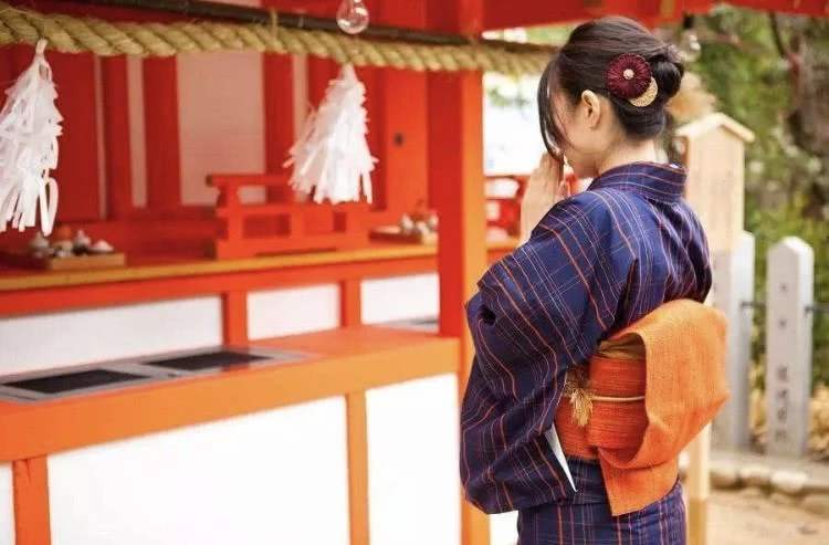 日本御守符不用了怎么处理,护身符的御守可以被外人看到吗