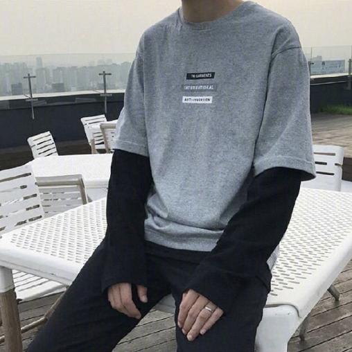 男生穿的高颜值卫衣,男生潮流卫衣修身型