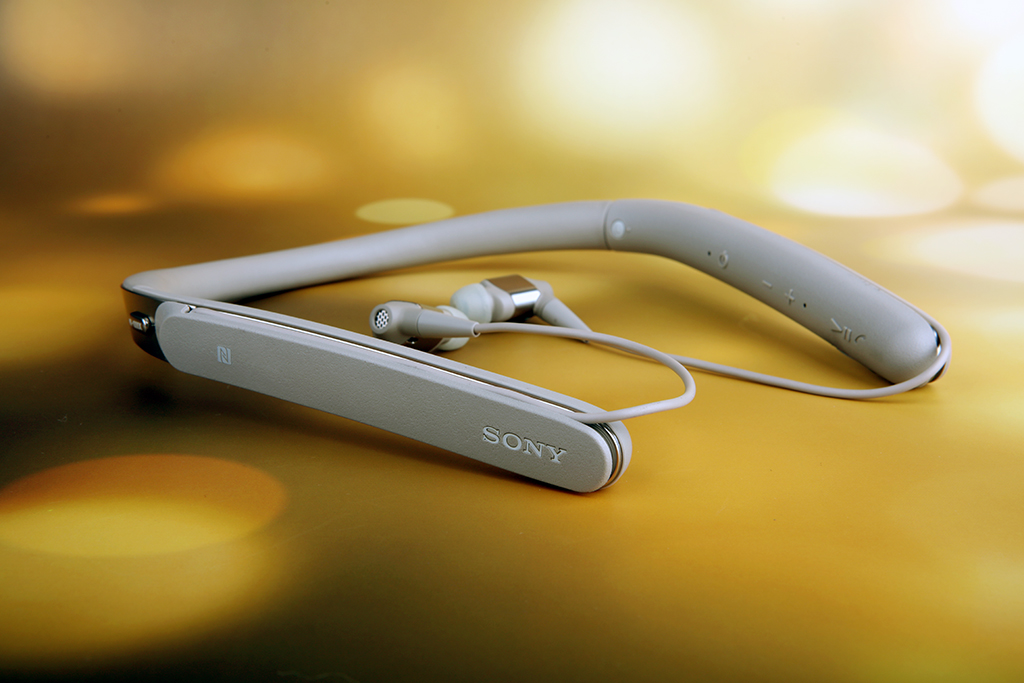 索尼zx300a与xz2,索尼wi-1000x二代测评