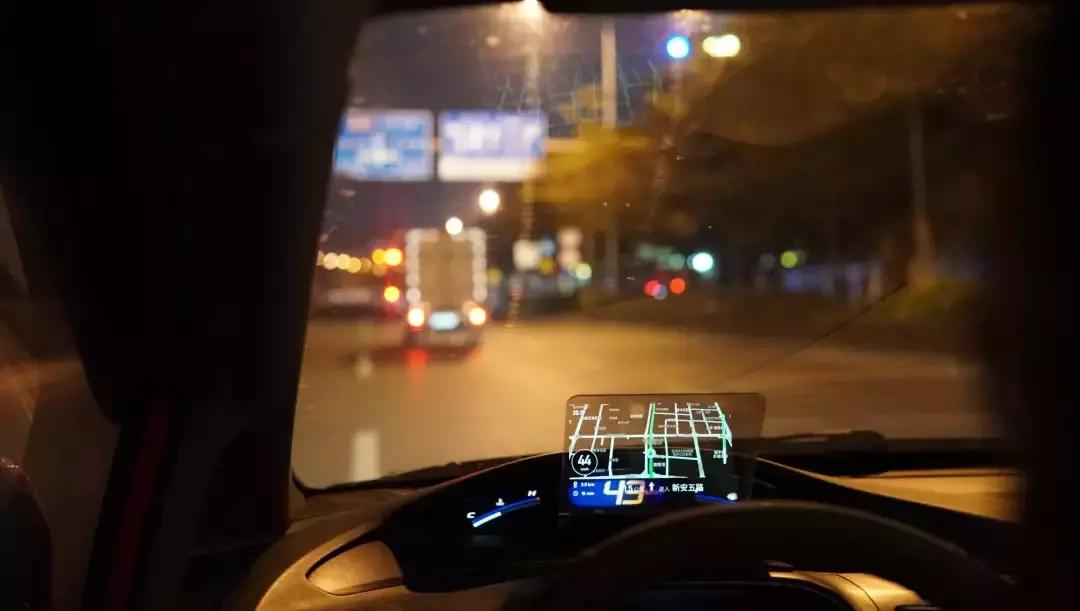 哪款车的hud最好用,最厉害的车载hud