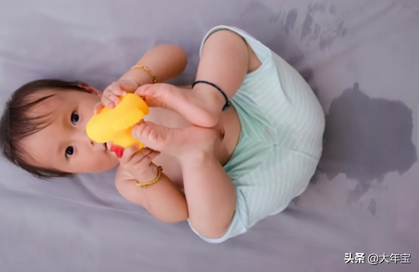 不穿尿不湿的宝宝会怎样,不穿尿不湿怎么不尿床