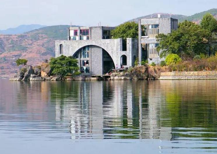 杨丽萍艺术馆酒店,杨丽萍豪宅被封