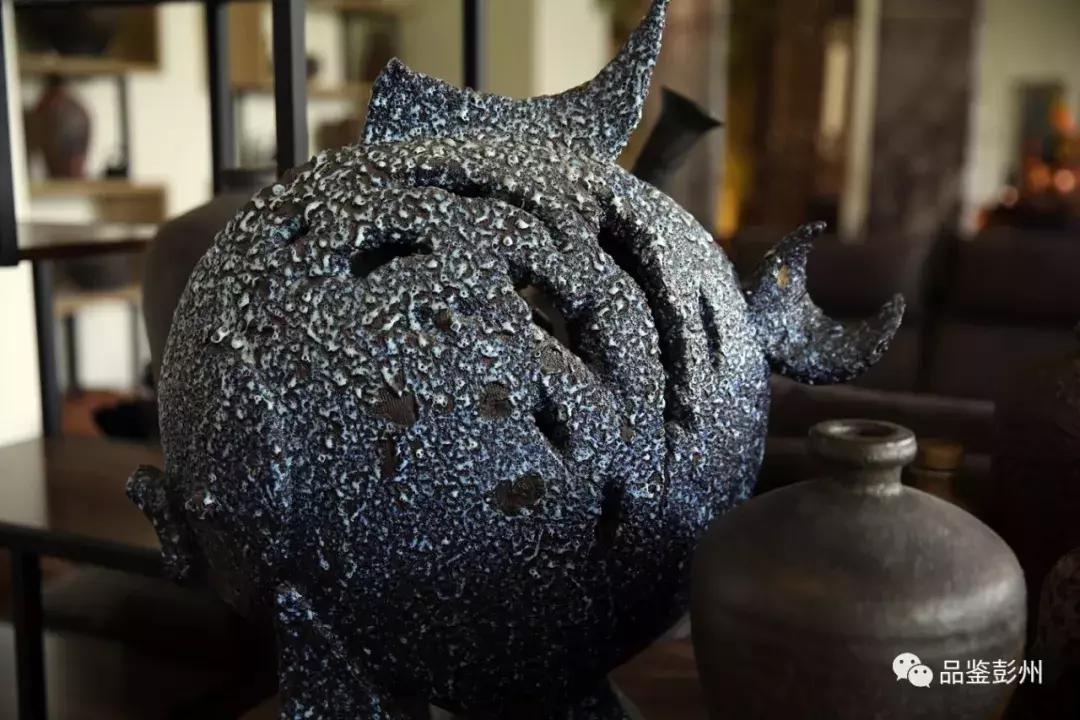 走遍中国的“寻鞋哥”来了！这回居然换上“军乐造”