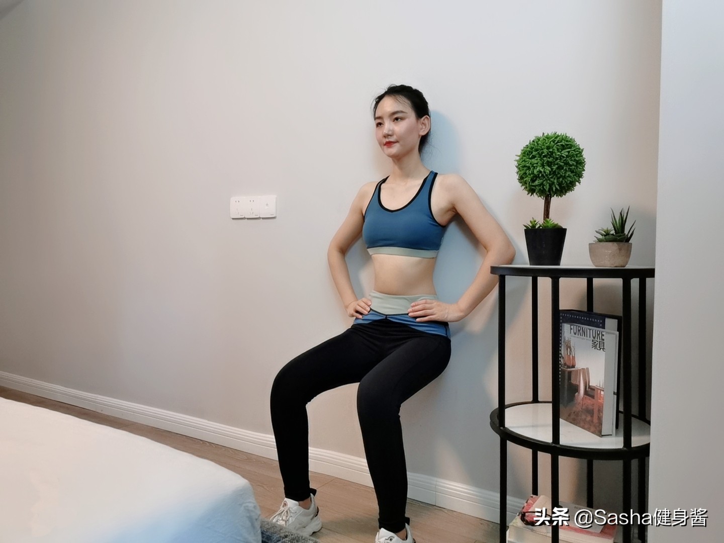 含胸驼背不怕，2个面墙动作，帮你纠正