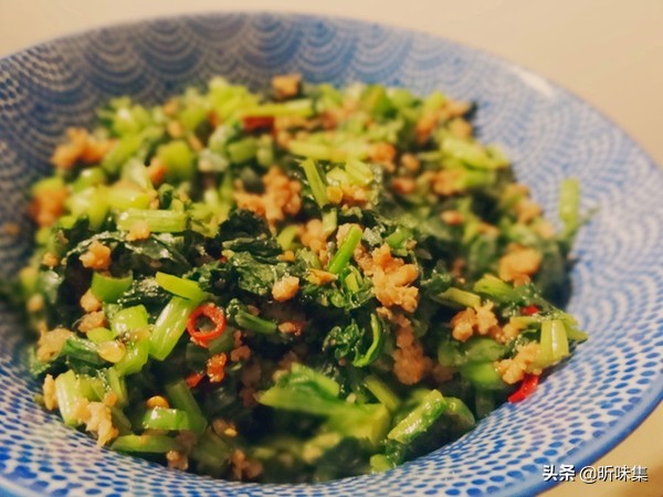 冬季干嘴巴起泡适合吃什么菜,春季嘴巴起泡是哪里上火