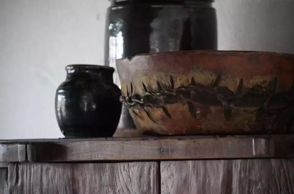 把泳池搬进沙漠,圈黄河做庭院,一个男人的西部世界,可以有多野