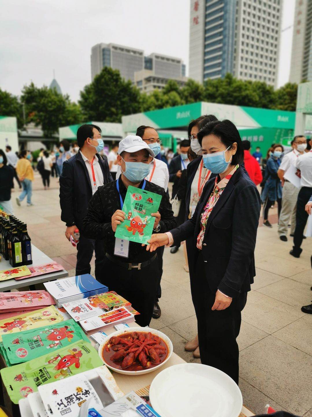 特别报道｜“江湖虾客”助力武汉：购慧康虾料，享汉味生活