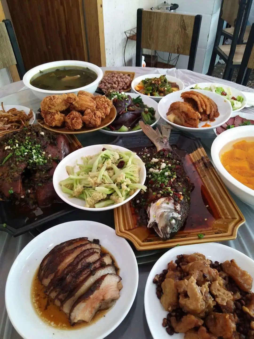 重庆农家乐和休闲农庄推荐可垂钓,重庆钓鱼烧烤采摘一体的农家乐