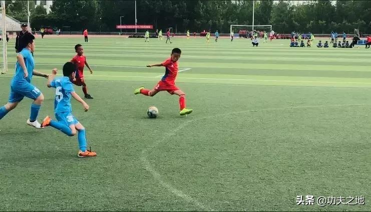 少林武校的足球班,少林足球武校