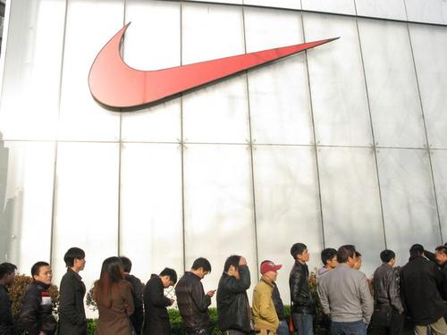 「鞋玩新说」鞋市大冷！多款鞋子倒闭，真是*制抵**的原因？