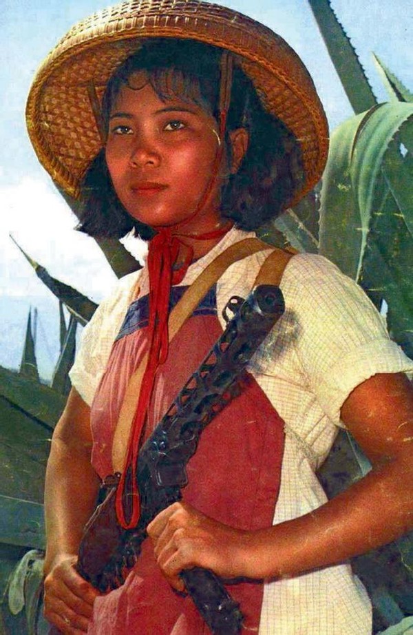 在战争危机中诞生，志愿军战士的最爱，50式和*4式5**冲锋枪