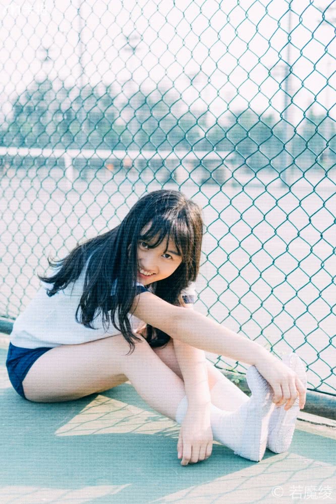 爱笑的女孩美图,甜美清纯治愈系女生写真