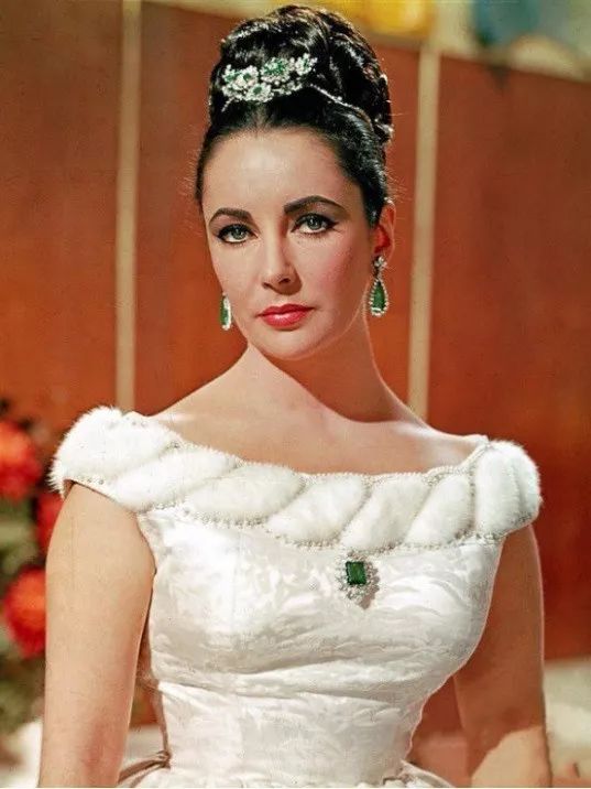 女明星们的婚礼珠宝，谁说只有“鸽子蛋?