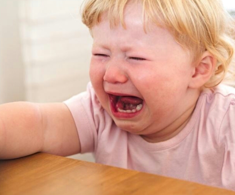 新生儿哭闹最快的解决方法,新生儿宝宝哭闹怎么办最有效方法