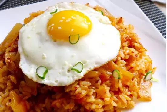 美味蛋炒饭的家常做法,美味好吃的蛋炒饭怎么做