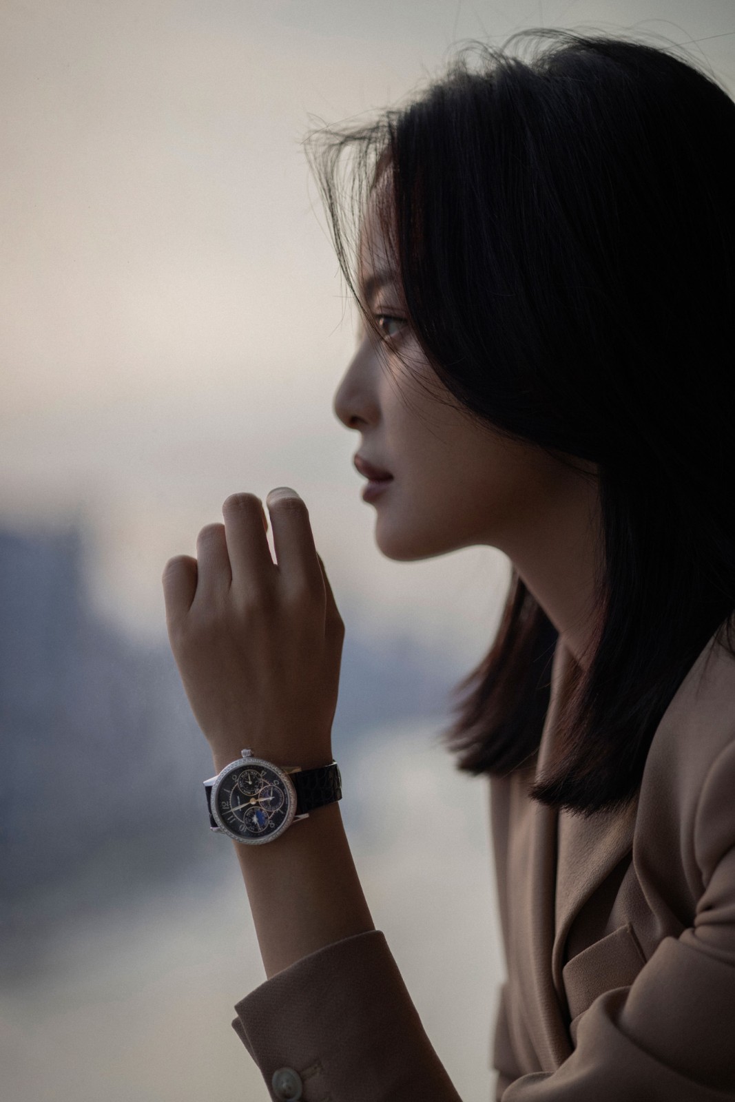 两三万左右的钻戒品牌,两三万能买到新的女表