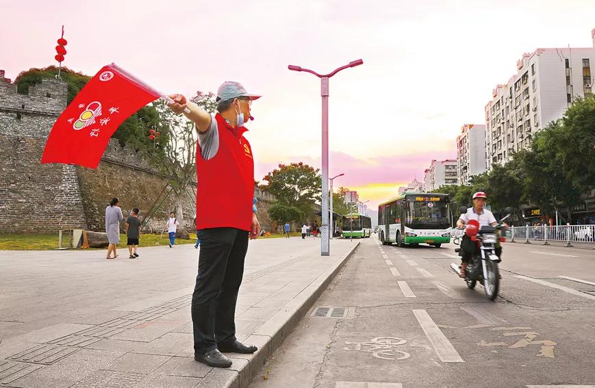 肇庆斑马线,肇庆斑马线前让行视频