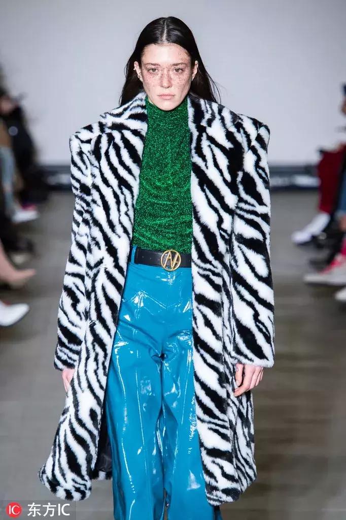 粉色打底适合什么颜色的外套,最适合女生的颜色