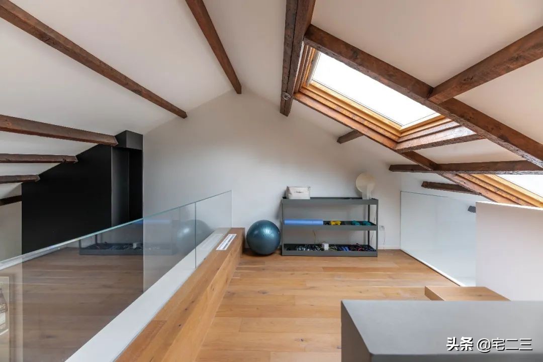 一栋隐居闹市的上海老洋房，一对“新克勒”夫妻的躺平日常