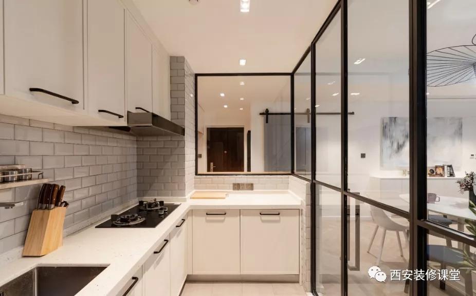 厨房开窗洞增强采光效果图,厨房开窗的最佳设计