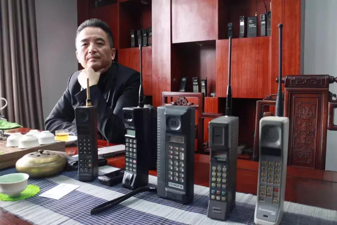 浙江商人收藏13000部古董手机金庸盛赞“美不胜收”