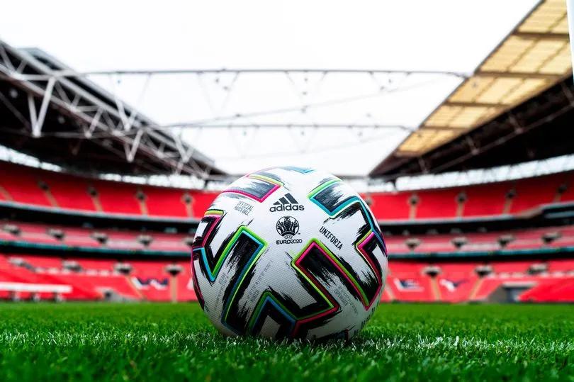 足球队员最帅的发型,足球运动员都留什么发型