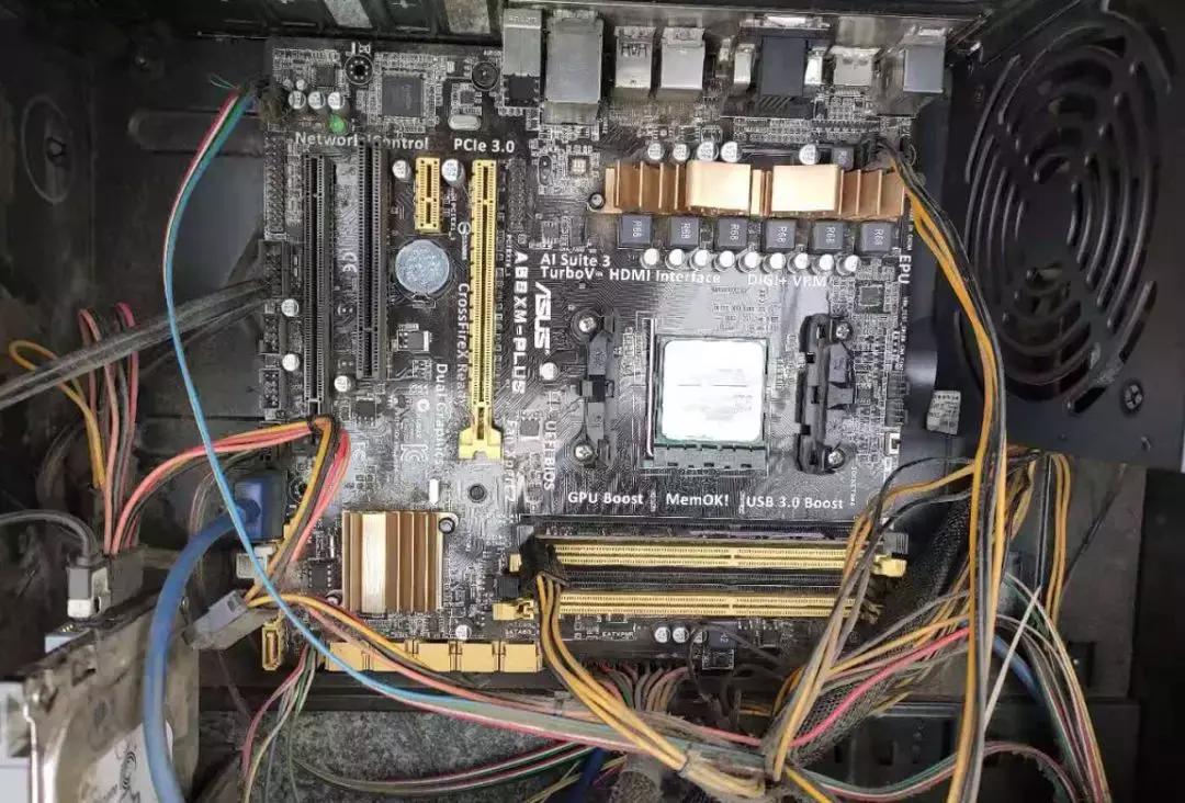 电脑开机后马上就自动关机怎么办,公司电脑老是每天晚上自动关机