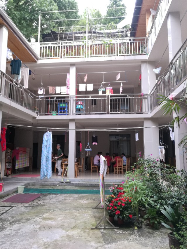 青城山农家乐介绍范文,青城山镇药王山下农家乐的故事