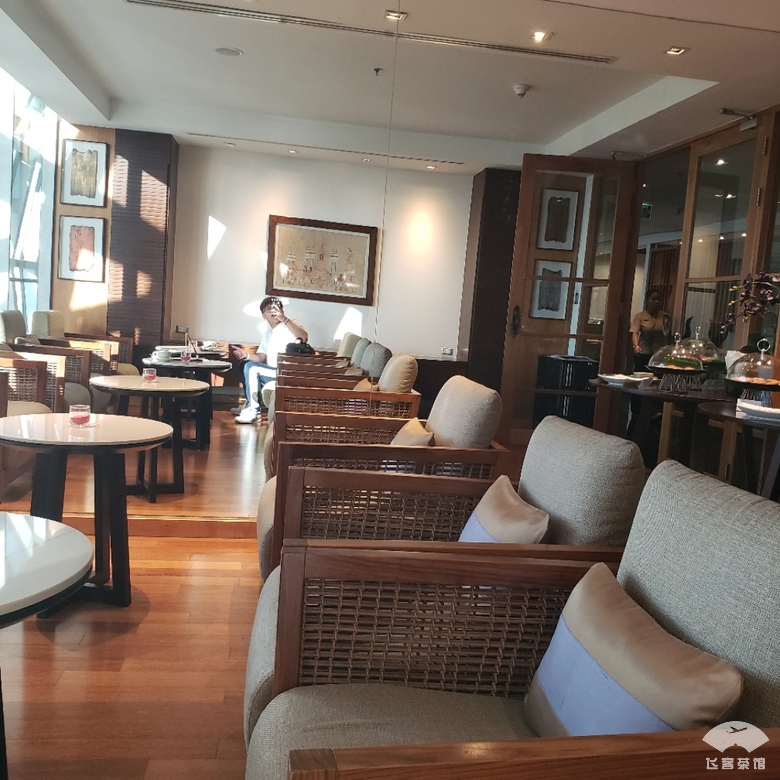 打卡泰航波音747头等舱，贴心空姐疯狂投喂，大龙虾鱼子酱吃到撑