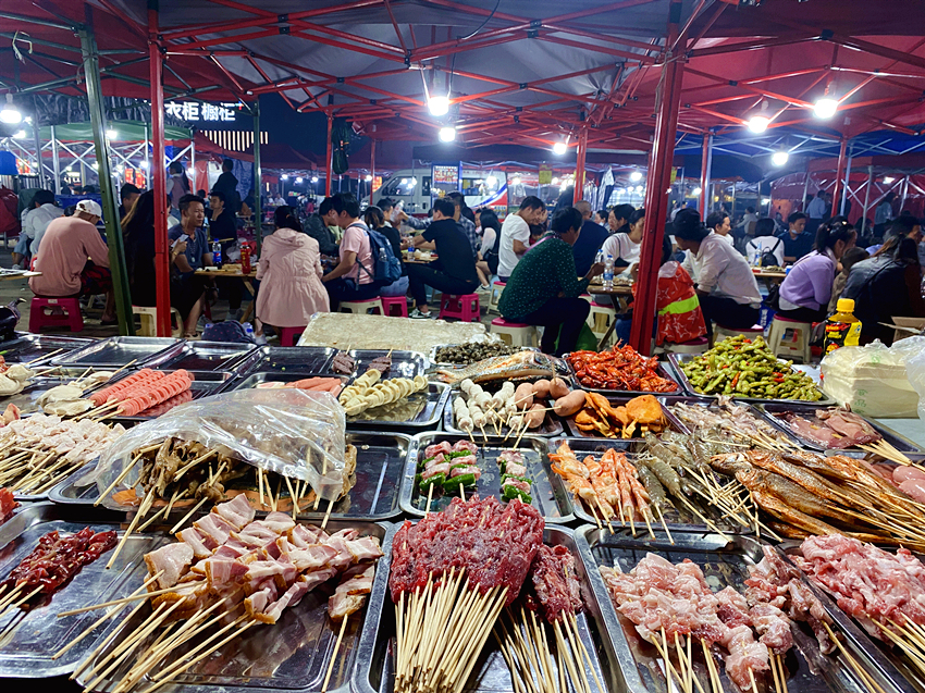 98年小伙开烧烤店3个月赚60万,75后老板开烧烤店利润