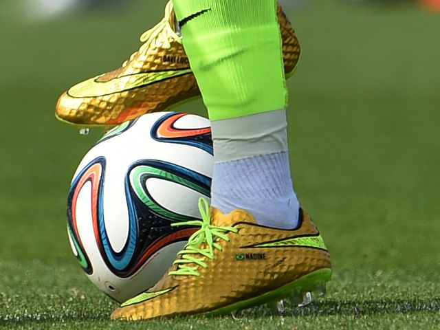 让人一眼看出踢球等级的球鞋,看鞋识人野球场