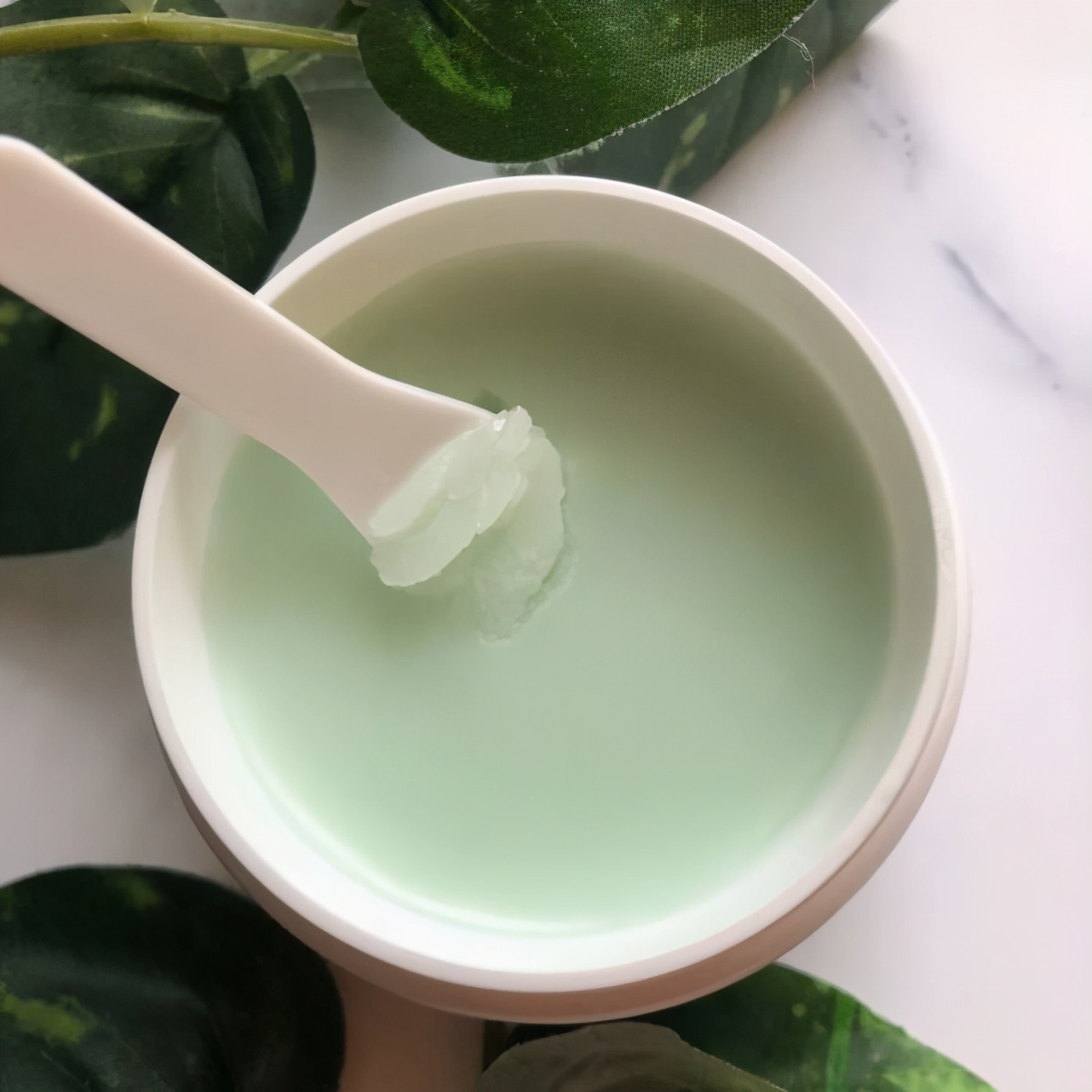 值得收藏的护肤品推荐,如何正确选择和使用卸妆产品