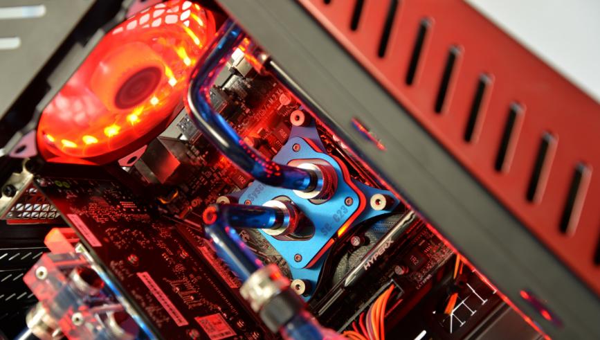 thermaltake水冷散热器怎么样,水冷散热器哪个比较稳定