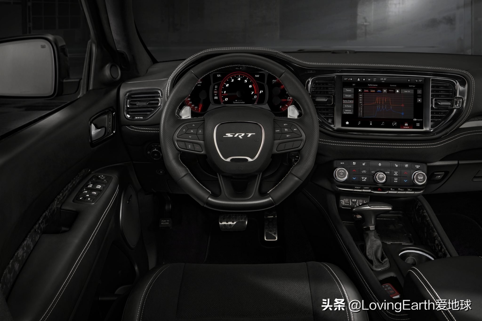 大切诺基srtvs道奇杜兰戈地狱猫,2023款道奇杜兰戈srt地狱猫内饰