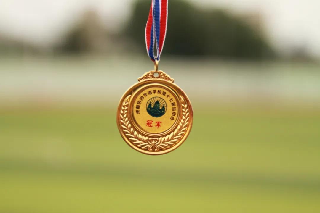 传统体育运动会开幕式,一年一度的运动会在学校拉开帷幕