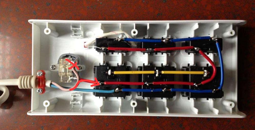 墙上插线板暗盒坏了怎么装,插线板开关按钮坏了怎么办
