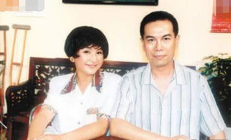 华夫人郑佩佩,郑佩佩和华夫人