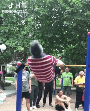 抖音老人徒手健身,抖音健身三大项入门标准