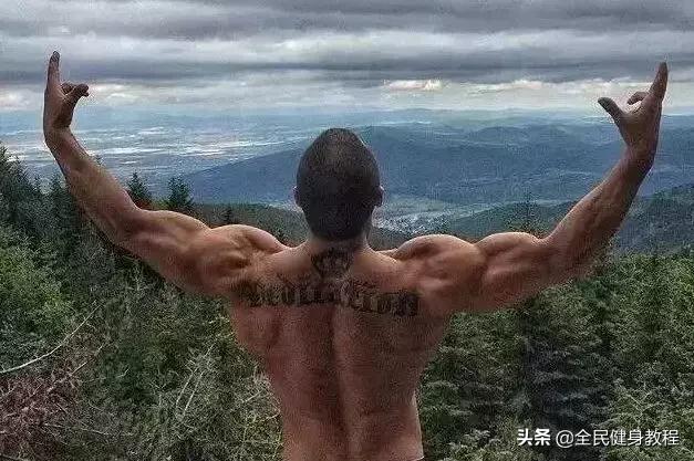 倒三角身材怎么练,梯形体型怎么练倒三角身材