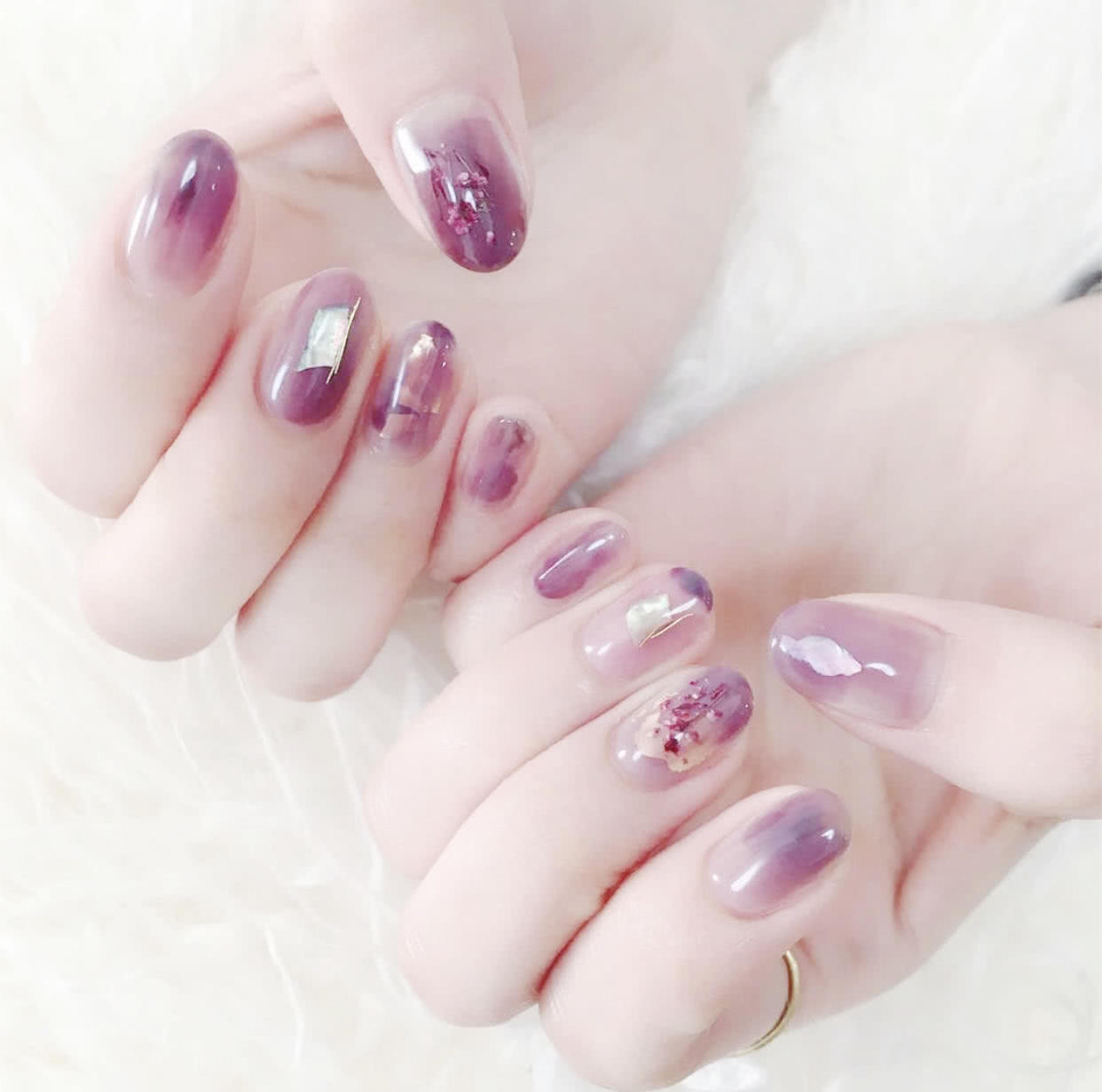 美甲款式推荐晕染美甲,渐变晕染金箔贝壳珍珠美甲黑白