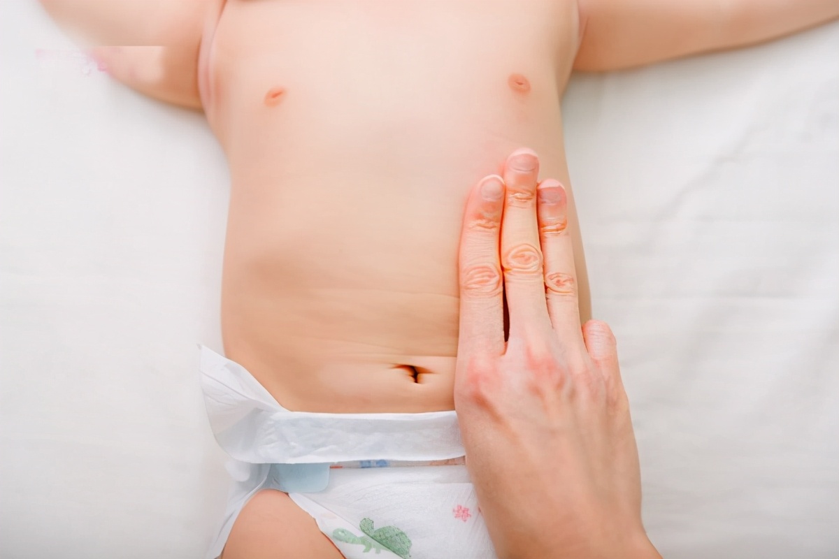 宝宝便秘睡觉可以做排气操吗,宝宝便秘肚子胀最快通便的手法