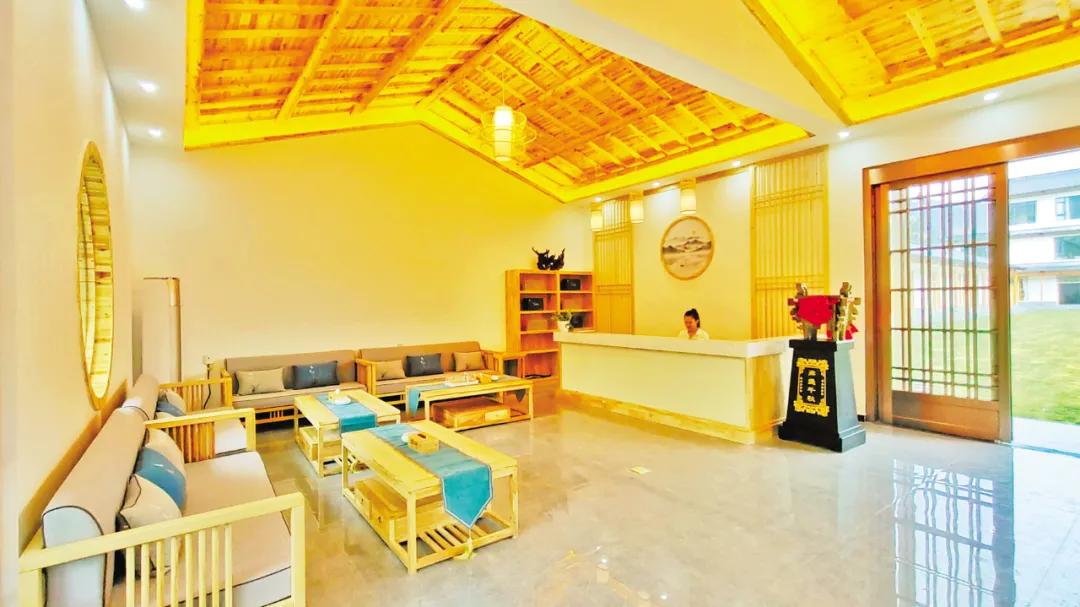 把诗和远方留在家里,把诗和远方藏在心里